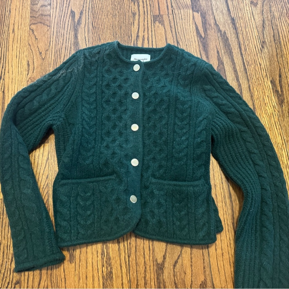 NWT Abercrombie Women's Novelty Button Cable Sweater Jacket - Picture 2 of 4